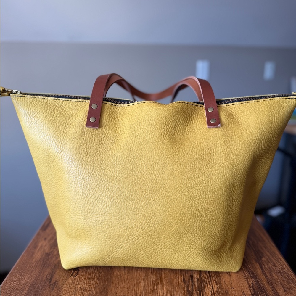 Portland Leather Pomelo Large Leather Tote Bag - Picture 6 of 9